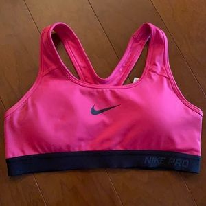Nike pro sports bra
